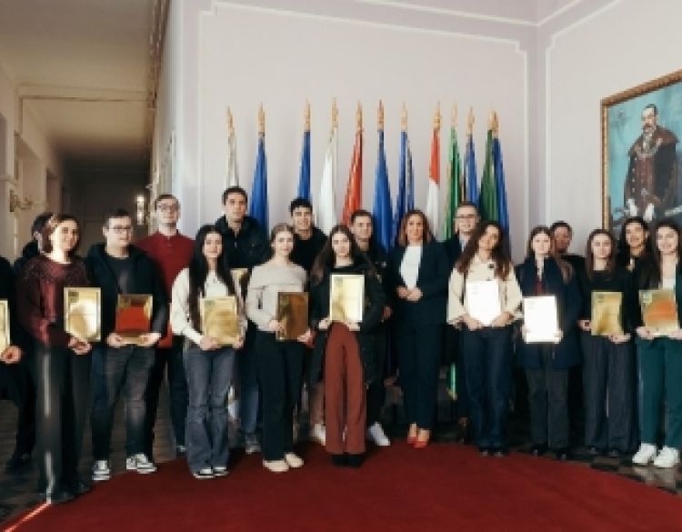 Uručeni ugovori stipendistima Požeško-slavonske županije - 18 studenata  tri kategorije