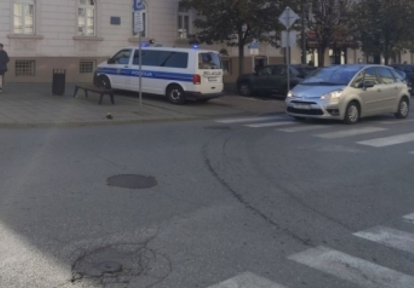 Dogodile su se 3 prometne nesreće, a 74-godišnja vozačica na obilježenom pješačkom prijelazu udarila 60-godišnju pješakinju