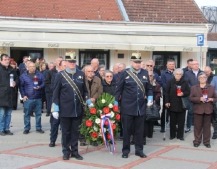 Uz Dan grada Požega i Grgurevo položeni vijenci za poginule hrvatske branitelje u Domovinskom ratu