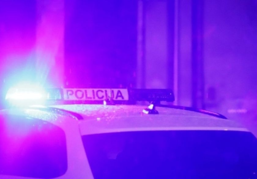 Noćas je 37-godišnja vozačica zbog brzine sletjela između Brestovca i Zakorenja, udarila u stablo i prevrnula automobil na krov - teško je ozlijeđena