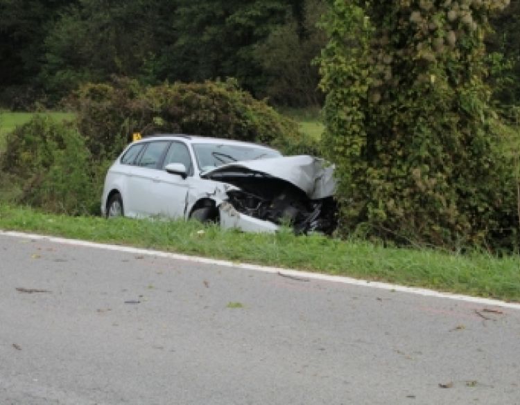 Dogodilo se 5 prometnih i dva bijega a 67-godišnji vozač nakon zanošenja vozila izazvao rotaciju vozila i prevrtanje - dalji smještaj nastavio u policiji