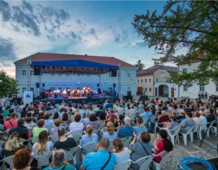 Učenici Glazbene škole večeras nastupaju na tradicionalnom Koncertu ispred katedrale
