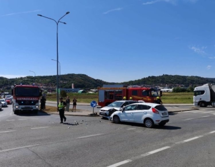Prometna nesreća na raskrižju Osječke i Šokačke ulice u Požegi