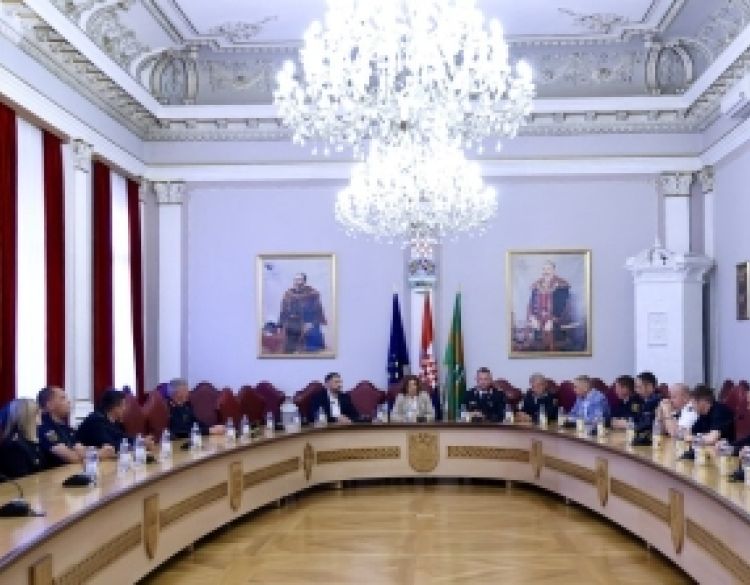 U prigodi Dana vatrogastva RH i svetog Florijana, nebeskog zaštitnika vatrogasaca tradicionalni prijem kod županice predstavnika DVD-ova i zajednica