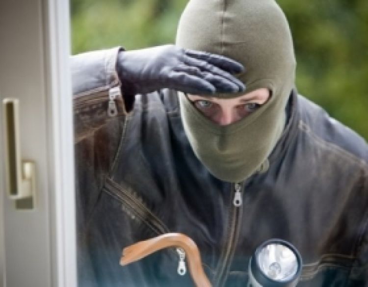 Osumnjičen 37-godišnjak s područja Požege za tešku krađu provaljivanjem u Škrabutniku, a 32-godišnjak iz Velike za tešku krađu provaljivanjem u Požegi