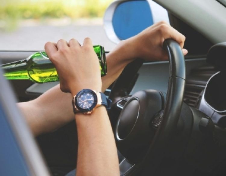 Vozač 30-godina vozio kroz Ulicu Hrvatskih branitelja u Požegi sa 1.88 promila alkohola, odbio testiranje na droge pa 