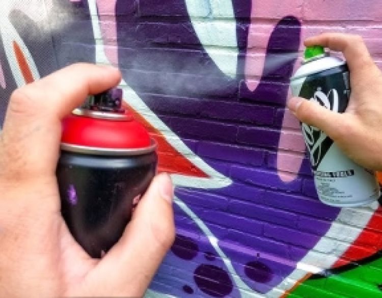 Nepoznati počinitelj ispisao grafite na zgradi aero kluba