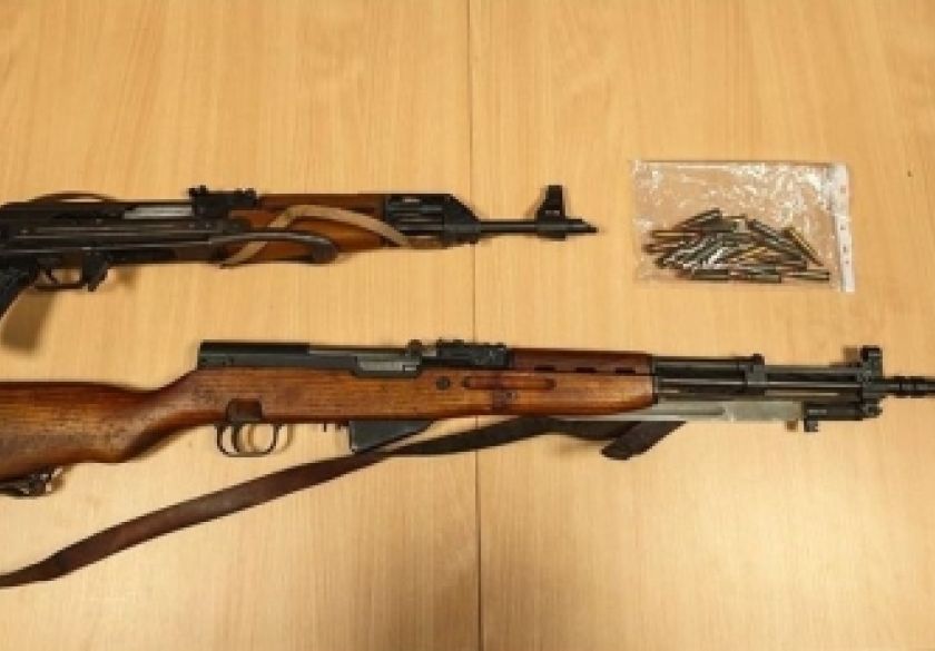 Anonimni građanin s područja Požege dragovoljno predao automatsku i poluautomatsku pušku, spremnike i streljivo