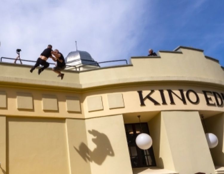 Adrenalin, mačevi i velika imena filmskog platna - Karlovac postaje centar svjetske kaskaderske scene