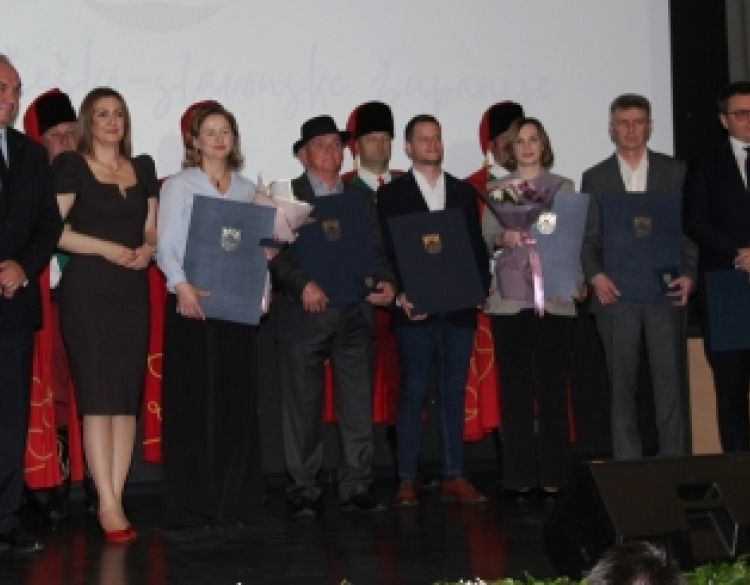 Svečanom sjednicom proslavljen 33. Dan Požeško-slavonske županije - nagrađeni najzaslužniji pojedinci udruge i tvrtke