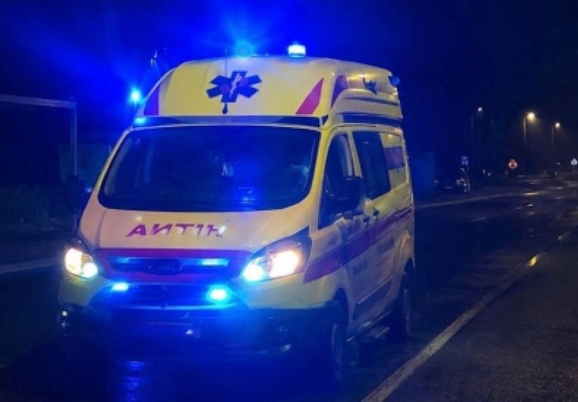 Mladi vozač zbog neprilagođene brzine sletio s kolnika, u Pleternici alkoholizirani vozač sletio i prevrnuo automobil