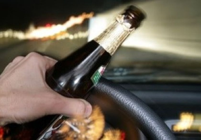 Noćas u Brodskom Drenovcu 55-godišnji vozač uz alkohol od 1,23 promila prešao na suprotnu stranu kolnika i udario u vozilo 19-godišnjakinje - tri osobe povrijeđene