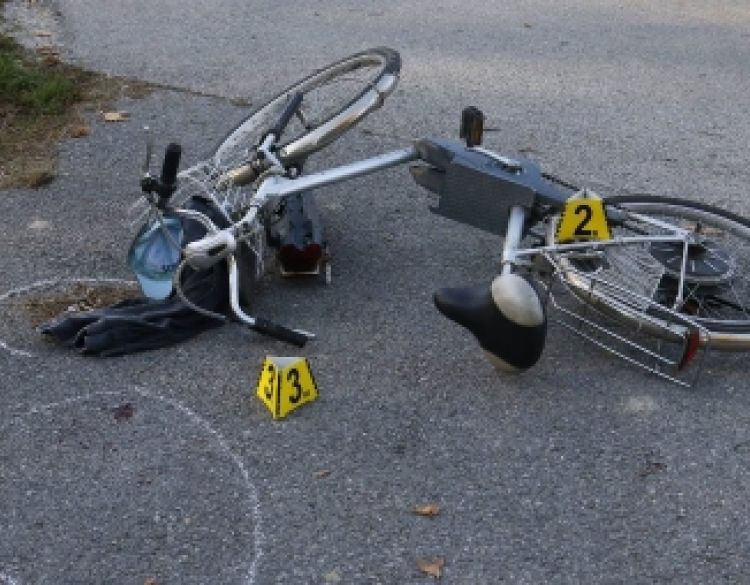 Jedno dijete ozlijeđeno u padu s bicikla u Pleternici a drugo je srušio automobil udarom u bicikli koje je teško ozlijeđeno