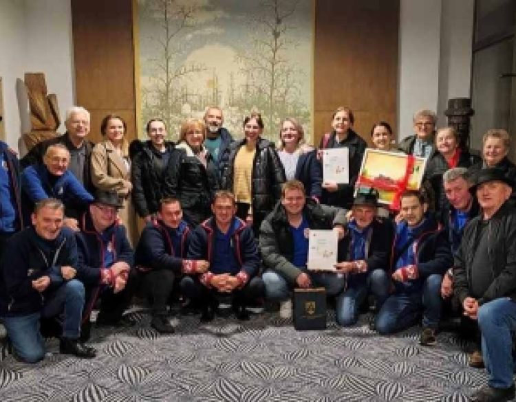 Na državnoj smotri izvornog pučkog pjevanja nastupile muška skupina HKUD 