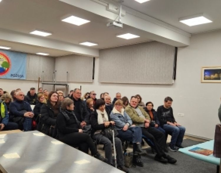 Predavanje slijepog planinara i kipara Emila Mandarića o svojim iskustvima u planinarenju