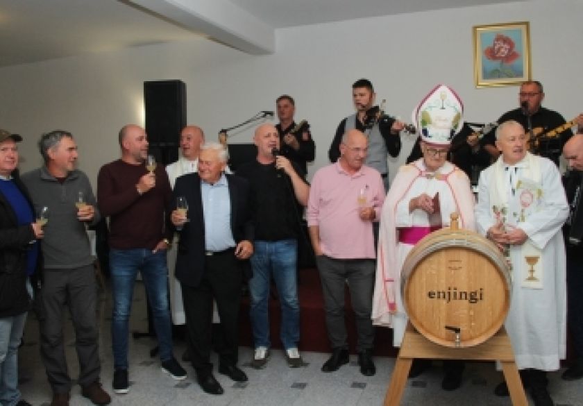 Tradicionalna proslava Martinja kod Ive Enjingija uz krštenje mošta, vinskog kardinala i tamburaše uvijek je prava vinska fešta uz novitete u vinima