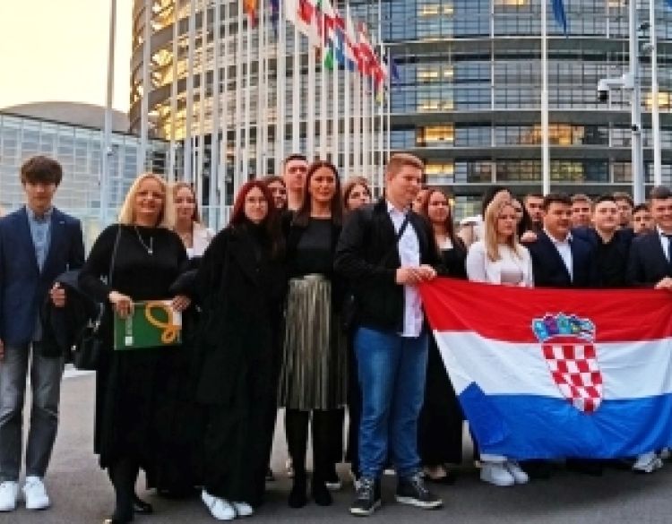 Učenici Poljoprivredno-prehrambene škole Požega sudjelovali u programu Euroscola u Strasbourgu