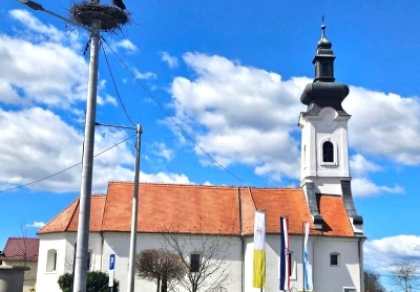 Grad Požega župi sv. Kuzme i Damjana odobrio 10.000 eura za unutrašnje uređenje župne crkve u Kuzmici