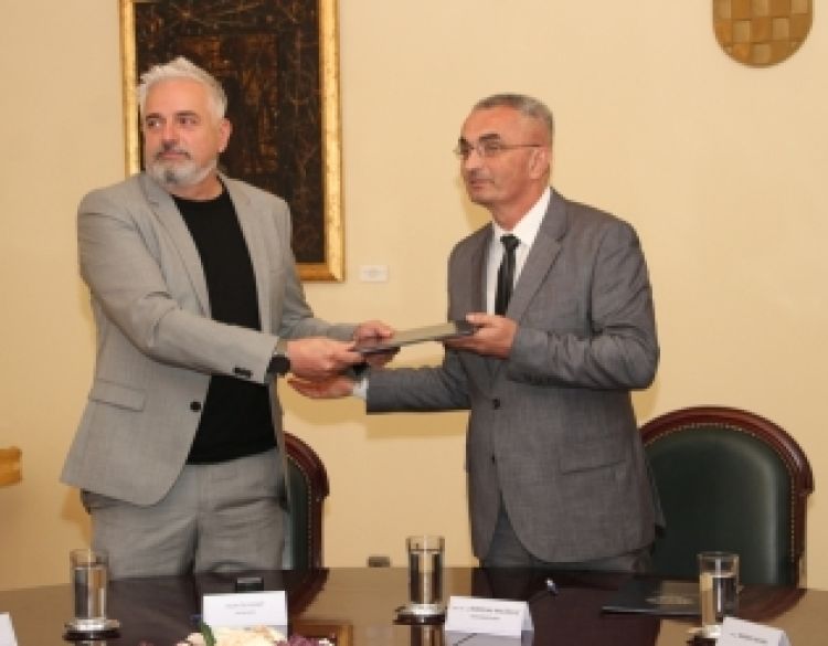 Kreće jedna od najvećih investicija u gradu Požegi - potpisani ugovori o gradnji Osnovne škole u Babinom Viru vrijedne 16 mil. eura