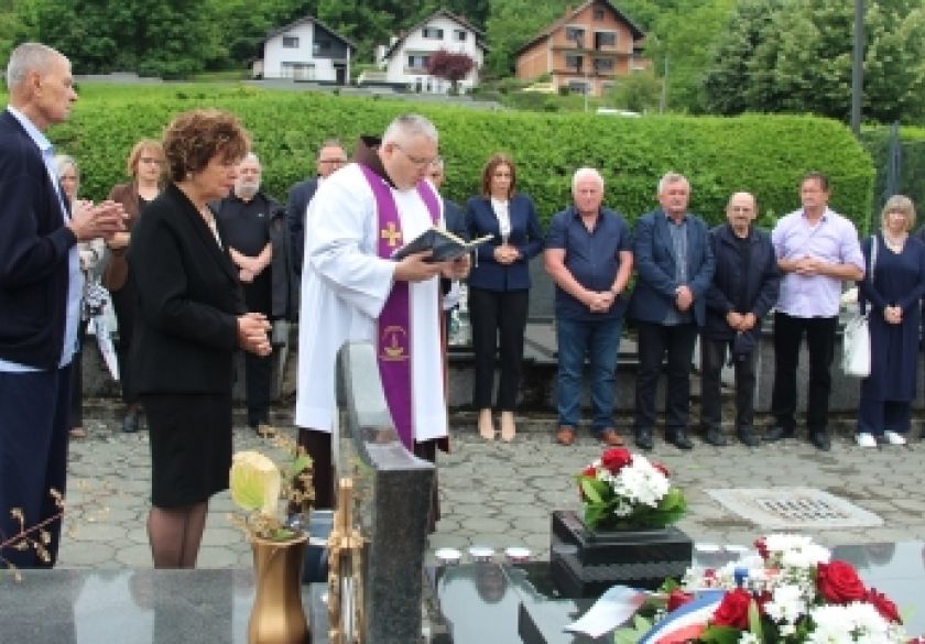 Obilježena 34. godišnjica od smrti Antuna Božića, prvog predsjednika HDZ-a grada Požege uz grob na groblju sv. Ilije u Požegi