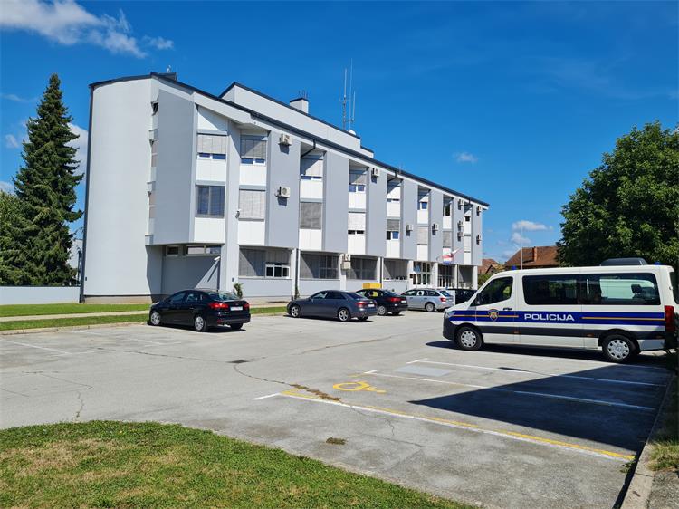 Vrijeđao i omalovažavao službene osobe putem društvene mreže
