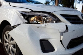 56-godišnji vozač prilikom parkiranja udario u prethodno parkirani automobil a onda napustio mjesto nesreće - pronašli ga ubrzo