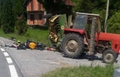 Smrtno stradao 62-godišnji vozač motocikla Honda kojega nije propustio traktor s priključenom balirkom