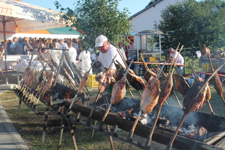 Preko 1500 zaljubljenika u fiš i šarana na rašljama posjetilo Vetovo