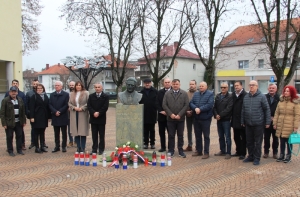 Rukovodstvo i članovi HDZ-a odali počast i obilježili 25. obljetnicu smrti prvog hrvatskog predsjednika dr. sc. Franje Tuđmana