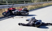 U sudaru osobnog automobila i motocikla teže ozlijeđen motociklista