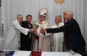 Za Martinjski obred krštenja mošta vinski kum Stjepan Jeršek Štef s pjesmama