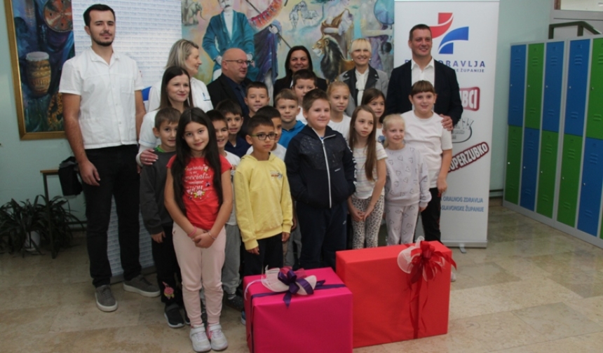 7. godina provođenja jedinstvenog projekta u RH - "Zdravozubci" koji uz dentalno zdravlje učenicima u Brestovcu donio vrijedne nagrade
