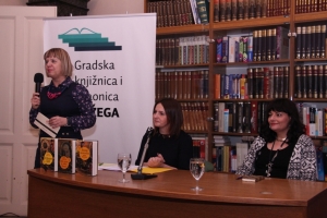 Predstavila trilogiju Tabu