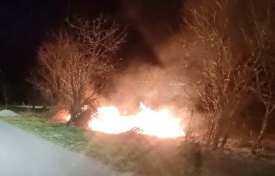 Požar na otvorenom prostoru suhe trave i niskog raslinja kraj naselja Sovski Dol