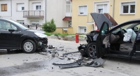 Dogodile su se tri prometne a u onoj u Jagodnjaku u Požegi 35-godišnji vozač prešao u suprotnu stranu i sudario se s drugim automobilom