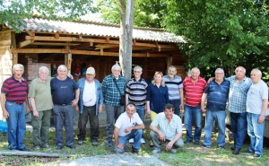 Radnu akciju uređenja okoliša i svog dnevnog boravka u prirodi zaključili s janjetom na ražnju