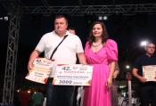 Prvi Festival kulena &amp; vina okupio veliki broj Požežana na trgu