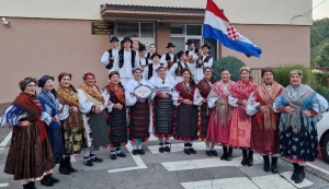 Folklorni ansambl Požega sudjelovao na smotri folklora "Igrom da te upoznam" u Kreševu