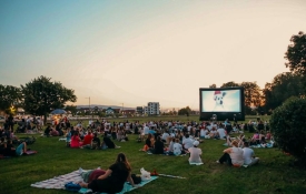 Kino pod zvijezdama okupilo brojne Požežane, večeras film Encanto
