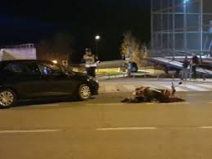 "Opelom" 23-godišnjakinja pretjecala moped "Piaggio" pa ispred njega skrenula desno