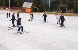 Učenici Katoličke osnovne škole i Gimnazije u Školi skijanja na Vlašiću