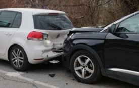 Tri prometne nesreće i jedan bijeg vozača, a 36-godišnja vozačica oduzela prednost 78-godišnjem vozaču koji je ozlijeđen u sudaru