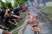 Najbolju „slaninsku ružu“ ispekla ekipa NK Kaptol veterani