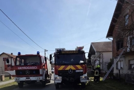 Došlo je do požara u obiteljskoj kući uzrokovanog neispravnom noćnom lampom a u potpunosti je izgorjela soba