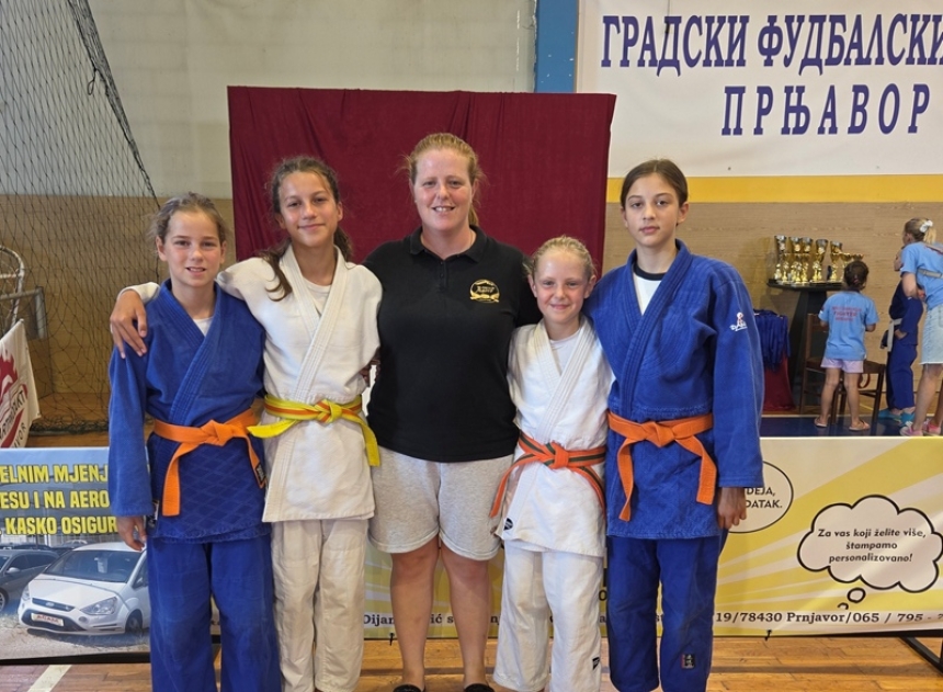 Judo klub "Jigoro" Jakšić dva dana trenirao u Prnjavoru u BiH a nakon toga na natjecanju osvojile 4 medalje