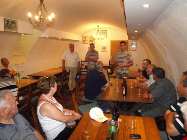 Ugostili vinare Dugog Sela