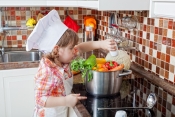 Savjeti za smanjenje soli u pripremi hrane za djecu i adolescente