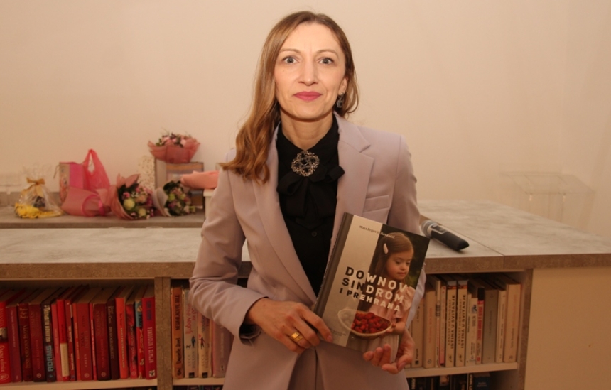Predstavljena knjiga "Downov sindrom i prehrana" autorice Maje Ergović Ravančić u Gradskoj knjižnici Požega