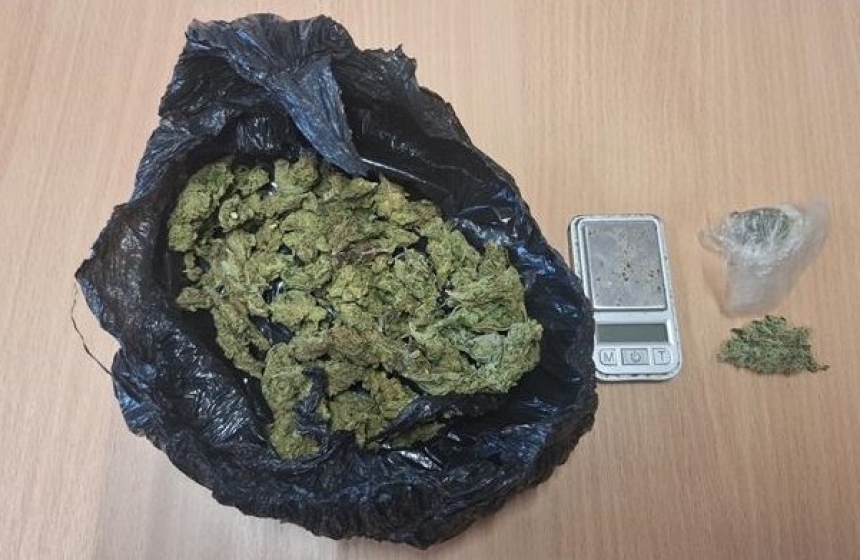 U pretrazi kuće 24-godišnjaka s područja Pleternice pronađeni paketići cannabis marihuane i digitalna vaga - sve spremno za prodaju