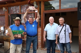Planinari sekcije &quot;Kapavac&quot; Zakorenje osvojili drugo mjesto na  8. Festivalu slanine i vina Slanvin u Kaptolu